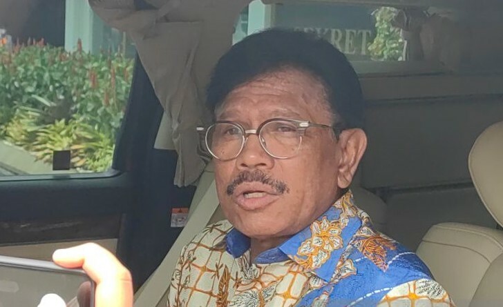 Menteri Komunikasi dan Informatika sekaligus Sekjen Partai Nasdem Johnny G. Plate memberikan keterangan di lingkungan Istana Kepresidenan Jakarta, Kamis (4/5/2023). (ant)